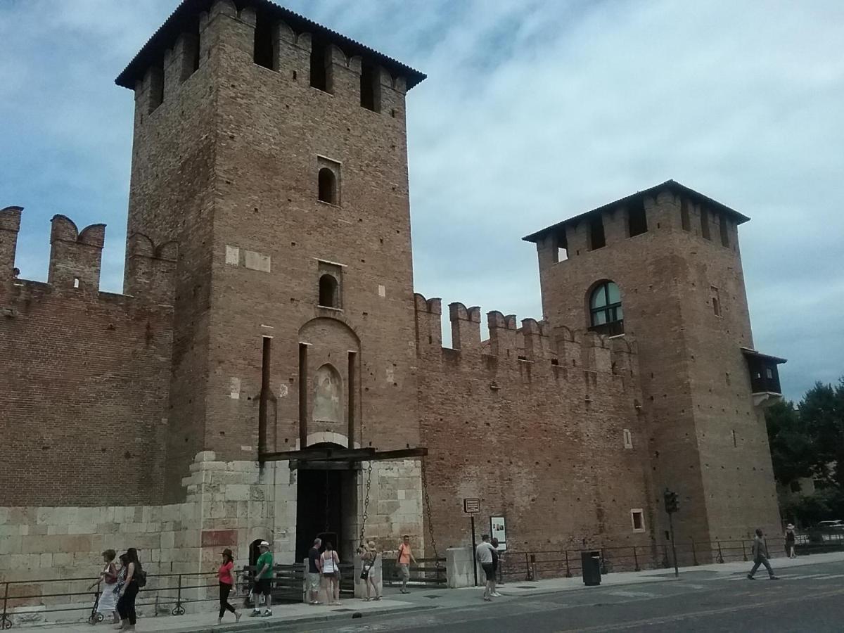 Appartamento Filippo Castelnuovo del Garda Luaran gambar